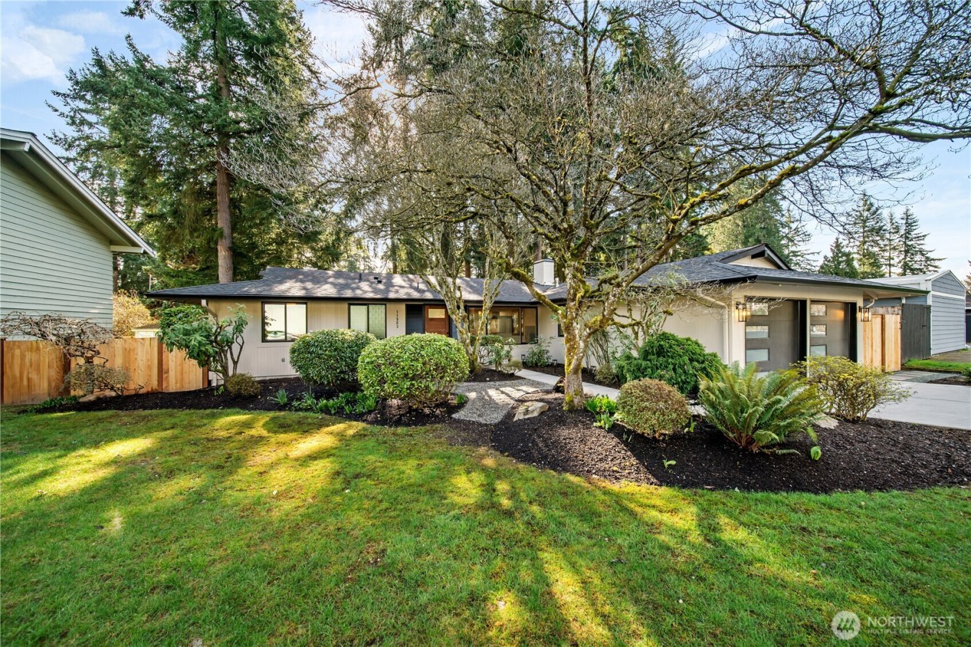 11903 NE 142nd Place , Kirkland, WA 98034-1454