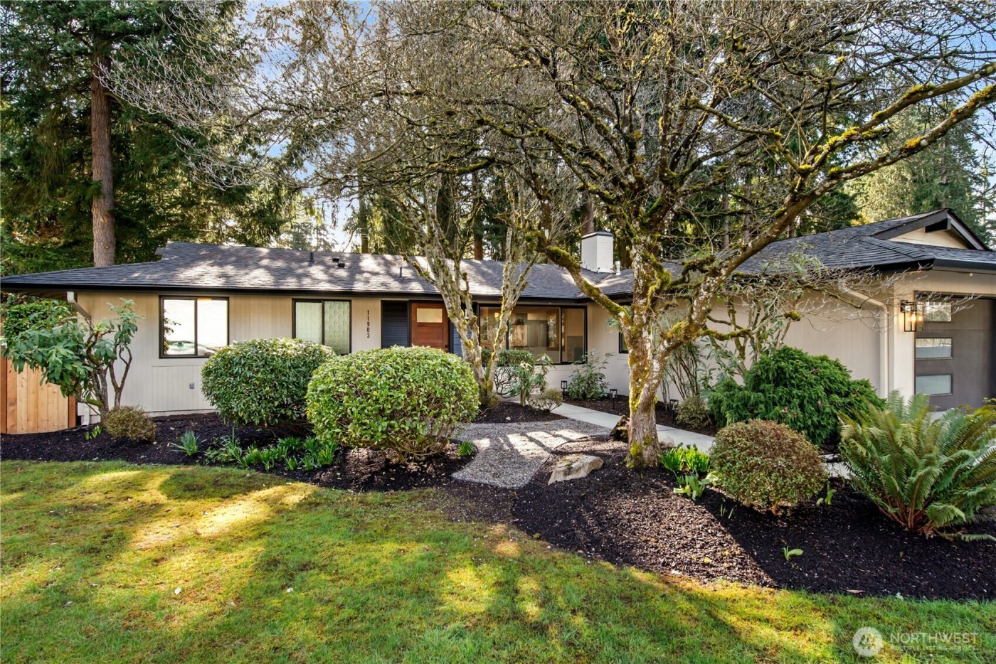 11903 NE 142nd Place , Kirkland, WA 98034-1454