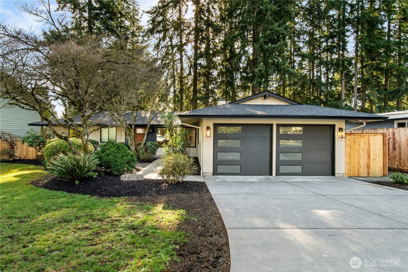 11903 NE 142nd Place , Kirkland, WA 98034-1454