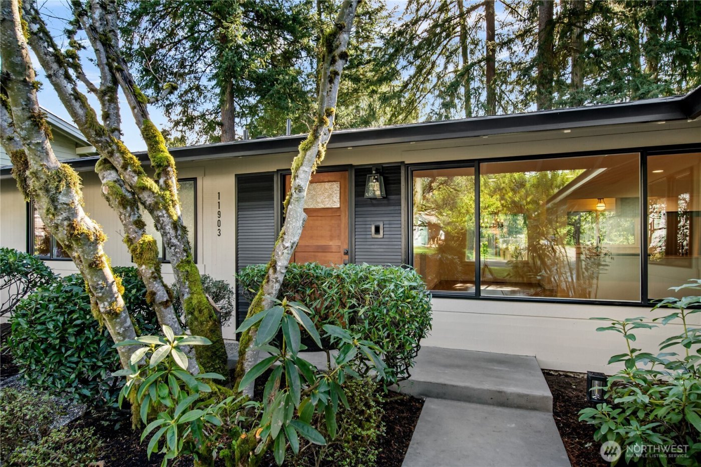 11903 NE 142nd Place , Kirkland, WA 98034-1454
