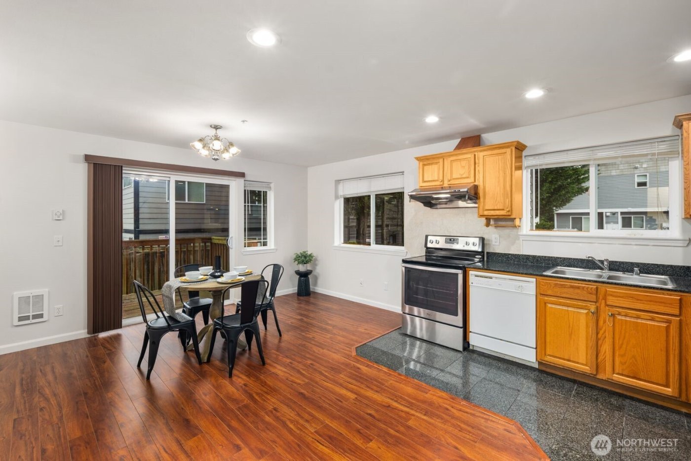 3322 SW 148th Street #E7, Lynnwood, WA 98087