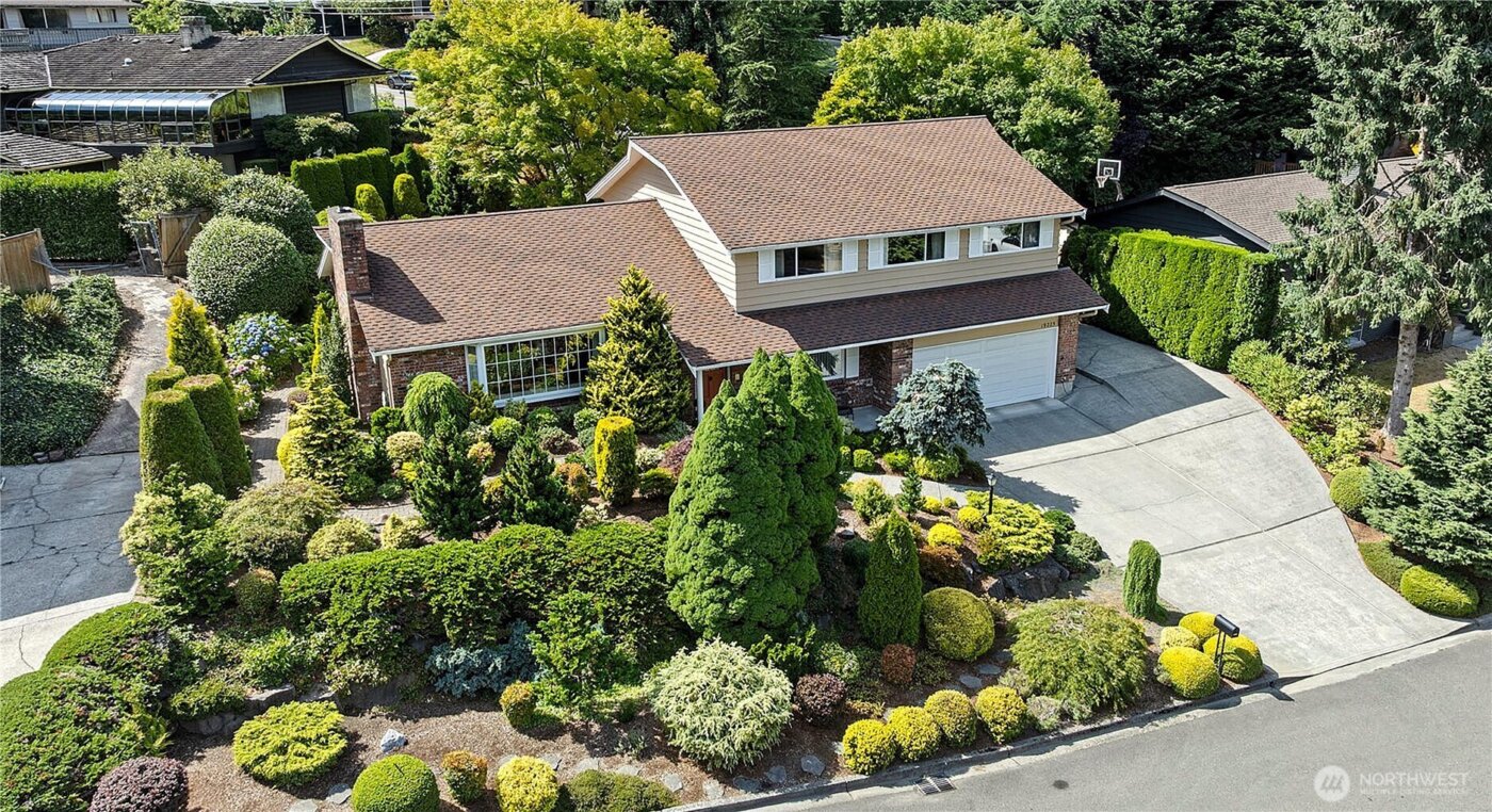 19225 51st Avenue NE, Lake Forest Park, WA 98155-2940