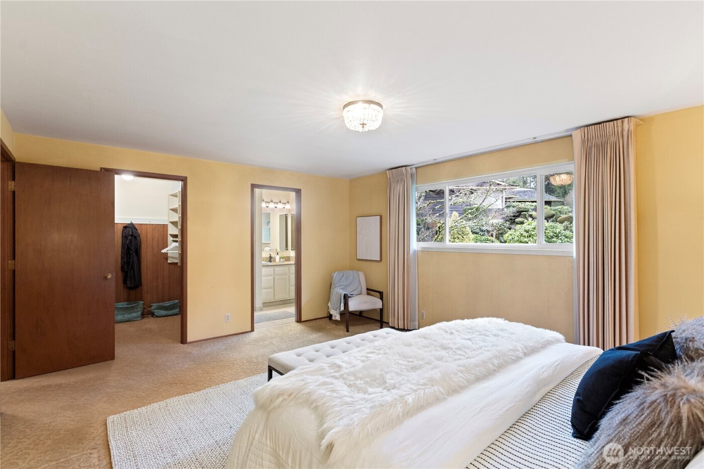 19225 51st Avenue NE, Lake Forest Park, WA 98155-2940