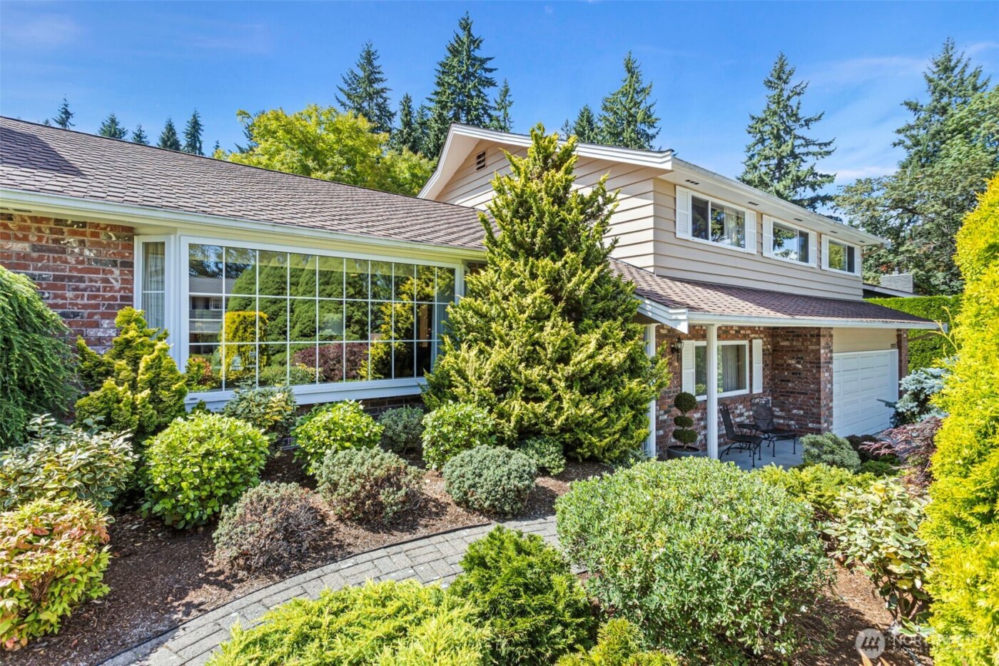 19225 51st Avenue NE, Lake Forest Park, WA 98155-2940