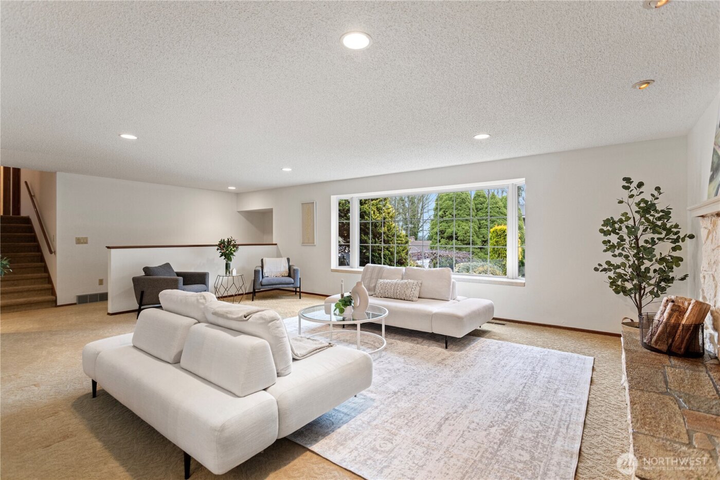 19225 51st Avenue NE, Lake Forest Park, WA 98155-2940