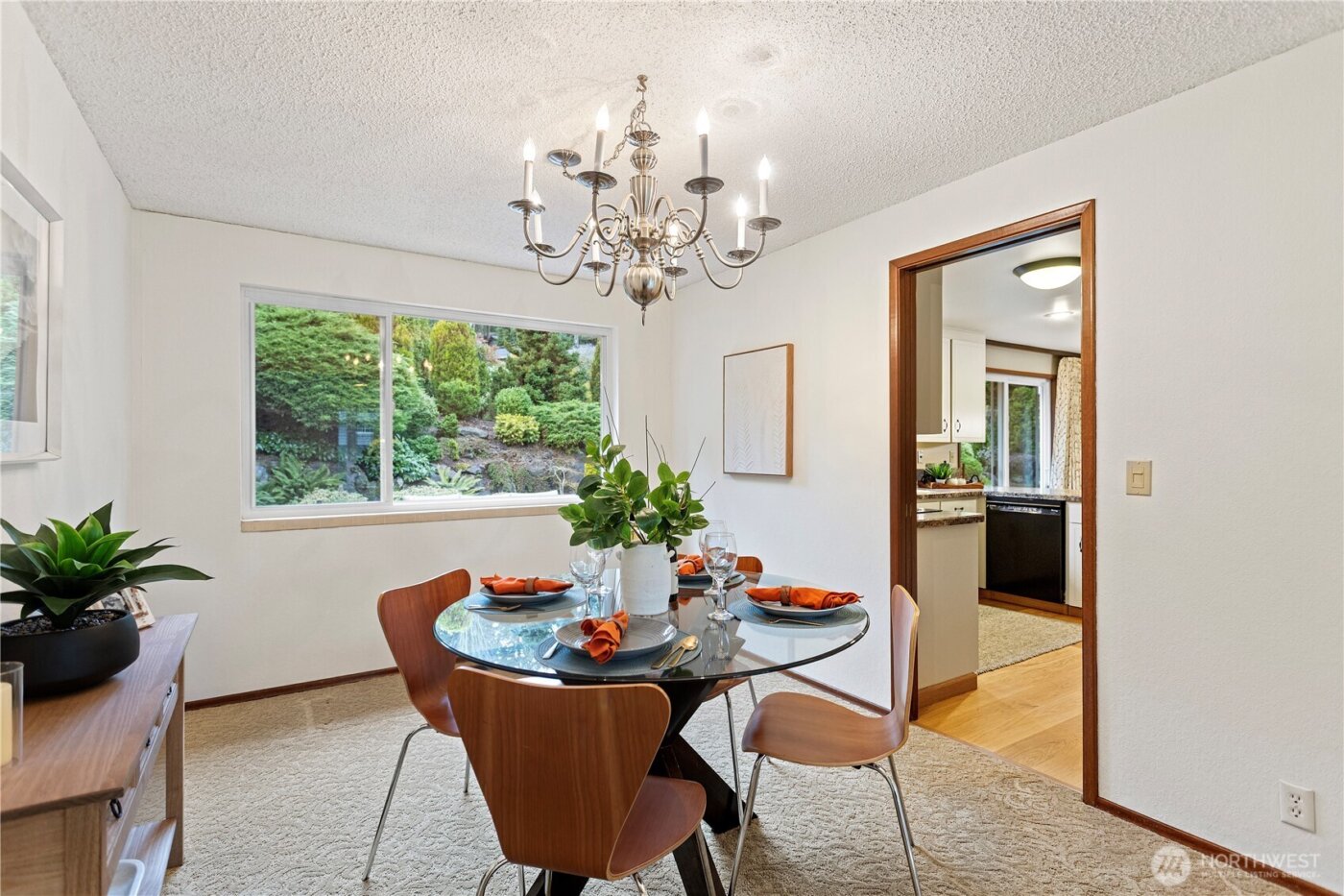 19225 51st Avenue NE, Lake Forest Park, WA 98155-2940