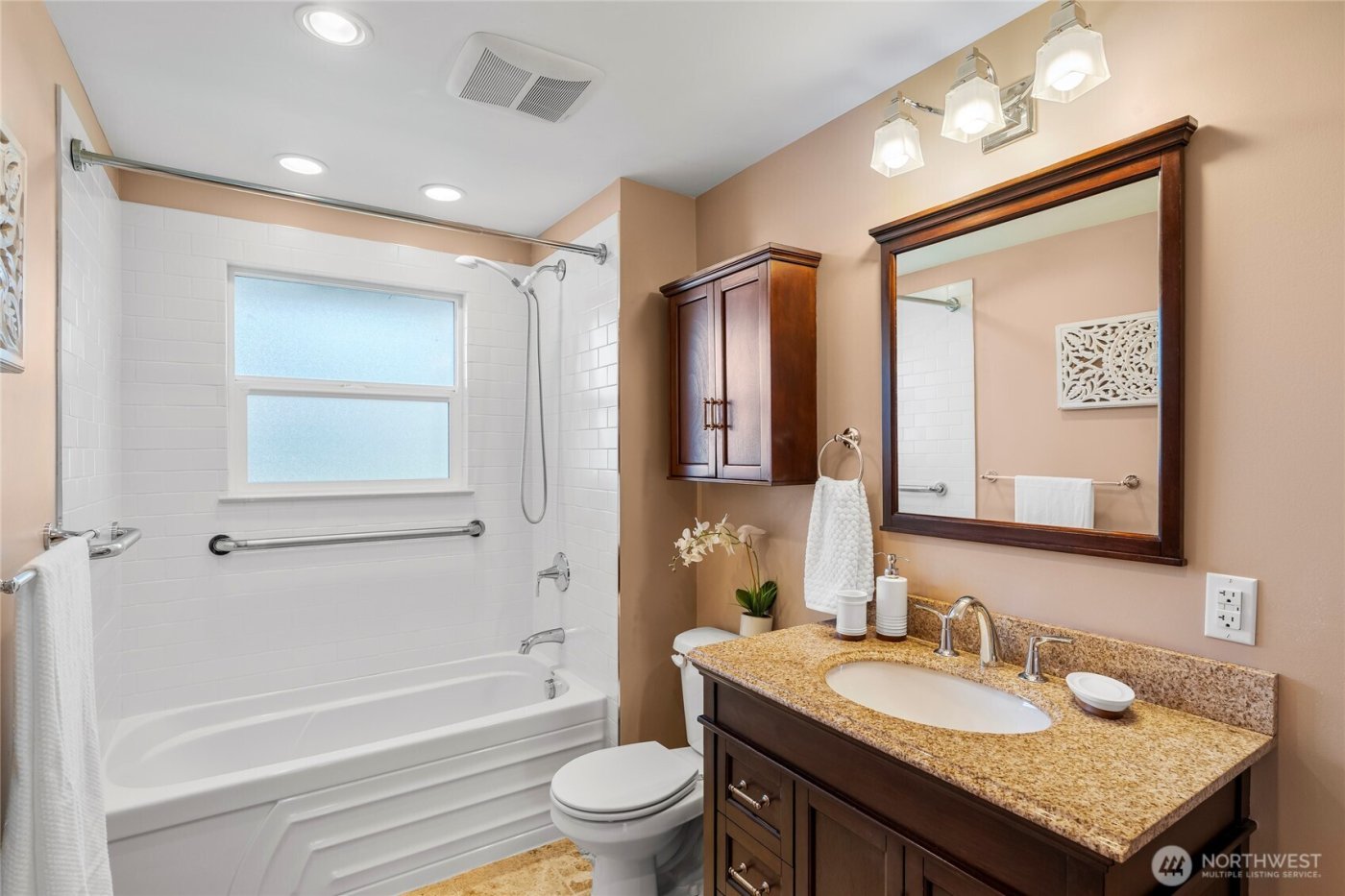 19513 Meridian Avenue N, Shoreline, WA 98133