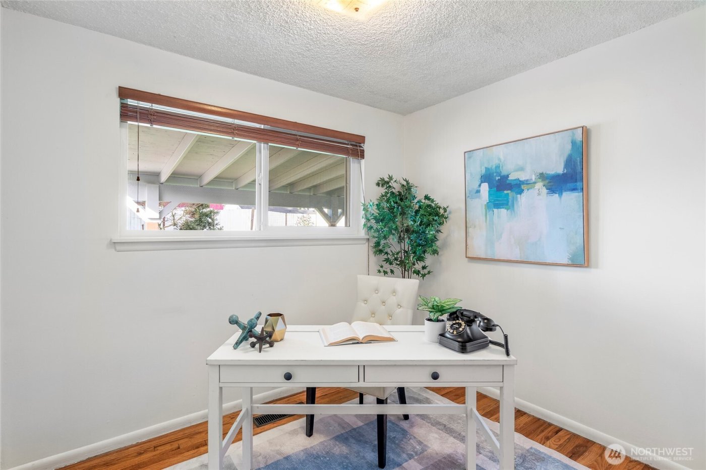 19513 Meridian Avenue N, Shoreline, WA 98133