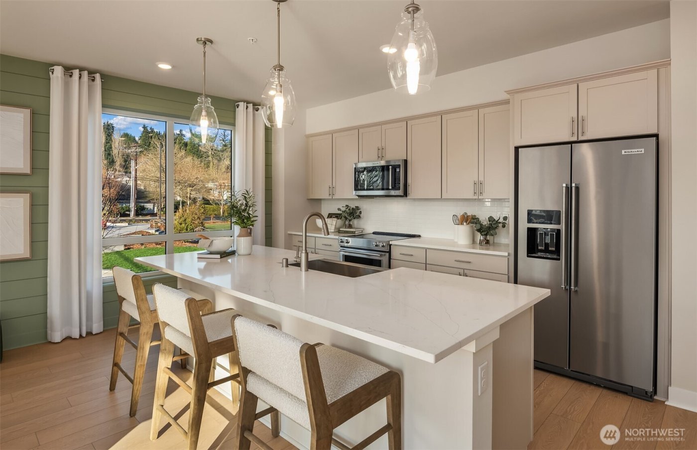 6949 NE 184th Lane #201, Kenmore, WA 98028