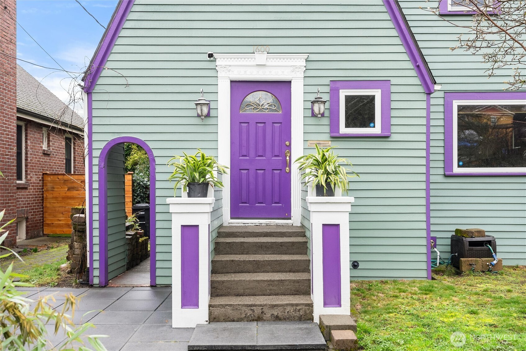 1600 27th Avenue , Seattle, WA 98122