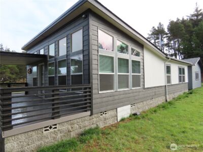 300 Surf Street , Westport, WA 98595