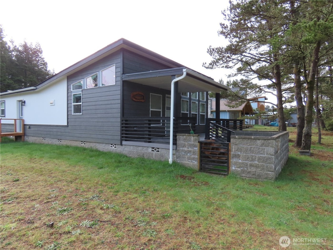 300 Surf Street , Westport, WA 98595