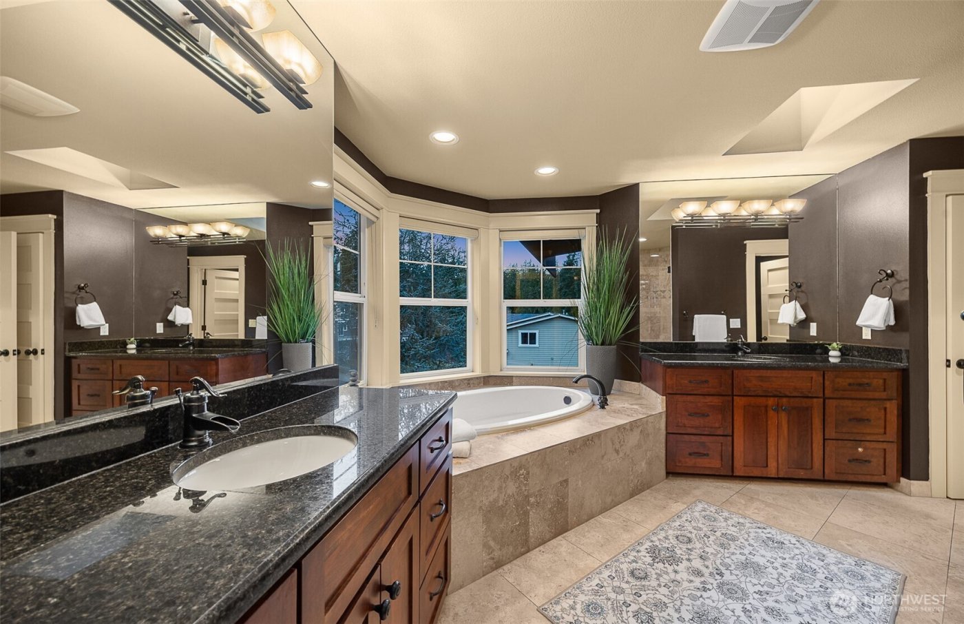 16305 SE 37th Street , Bellevue, WA 98008