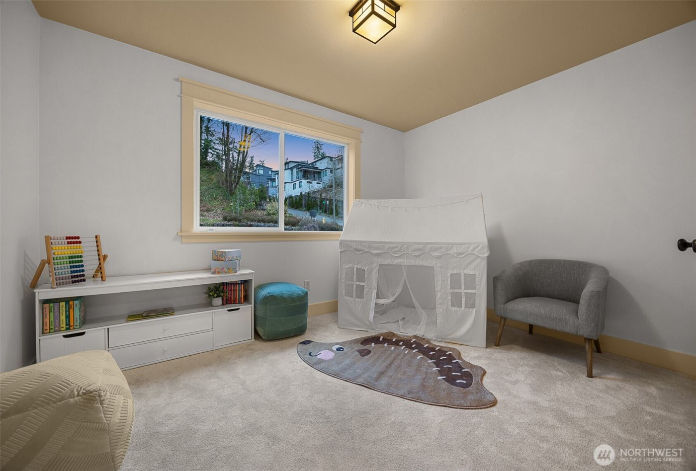 16305 SE 37th Street , Bellevue, WA 98008