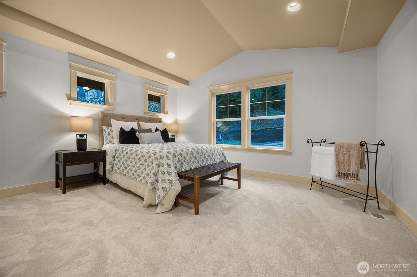 16305 SE 37th Street , Bellevue, WA 98008