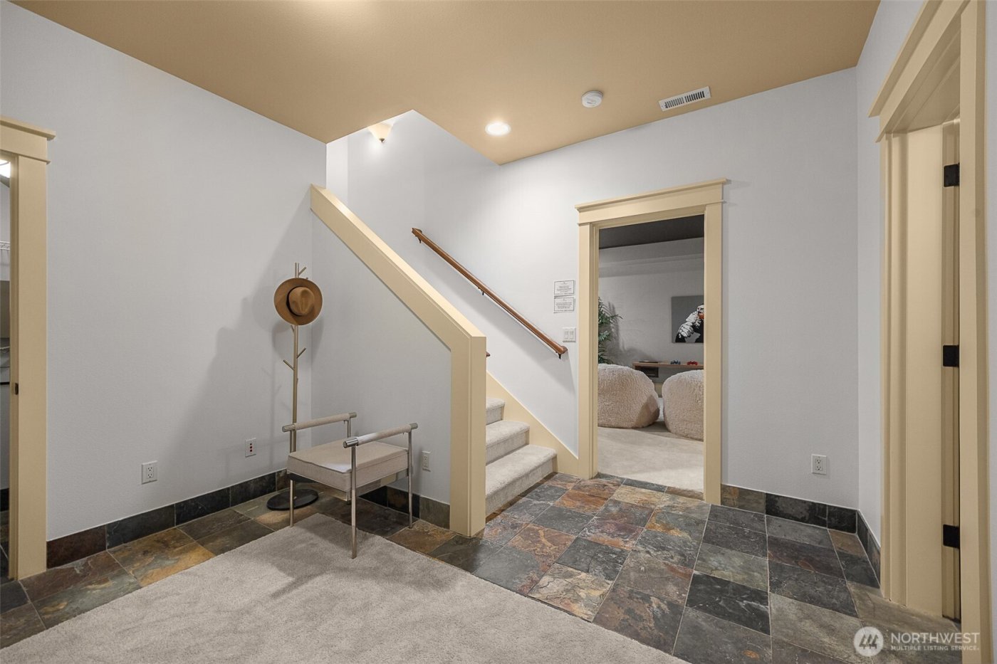 16305 SE 37th Street , Bellevue, WA 98008