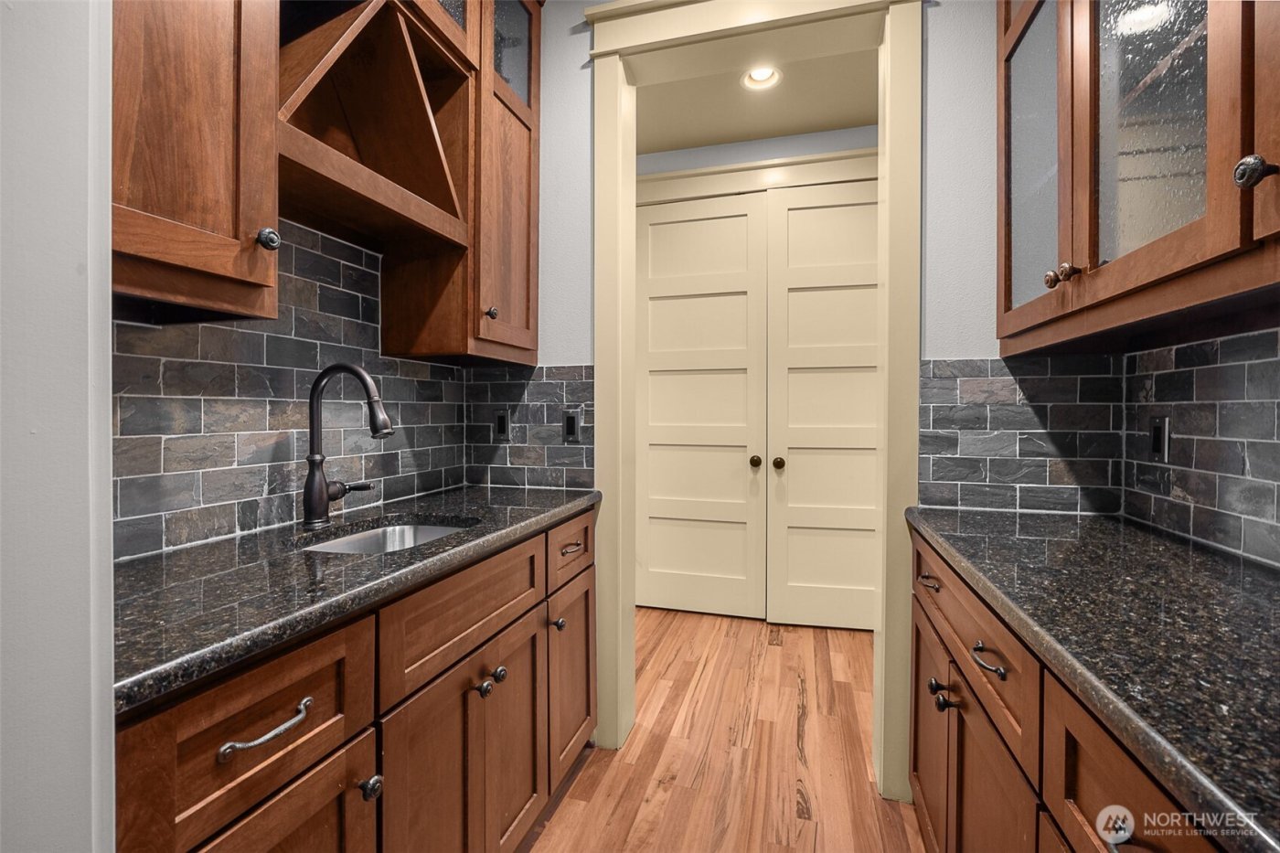 16305 SE 37th Street , Bellevue, WA 98008