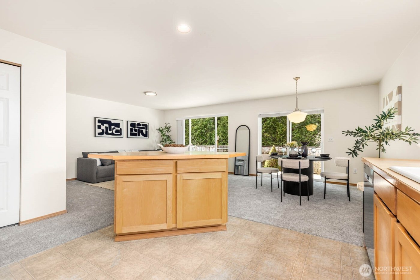 923 Sarah Ct NW , Olympia, WA 98502