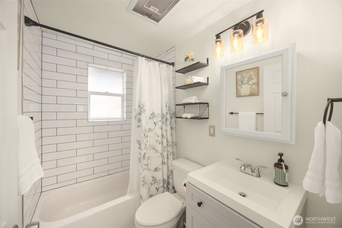 9427 8th Avenue SW #1, Seattle, WA 98106