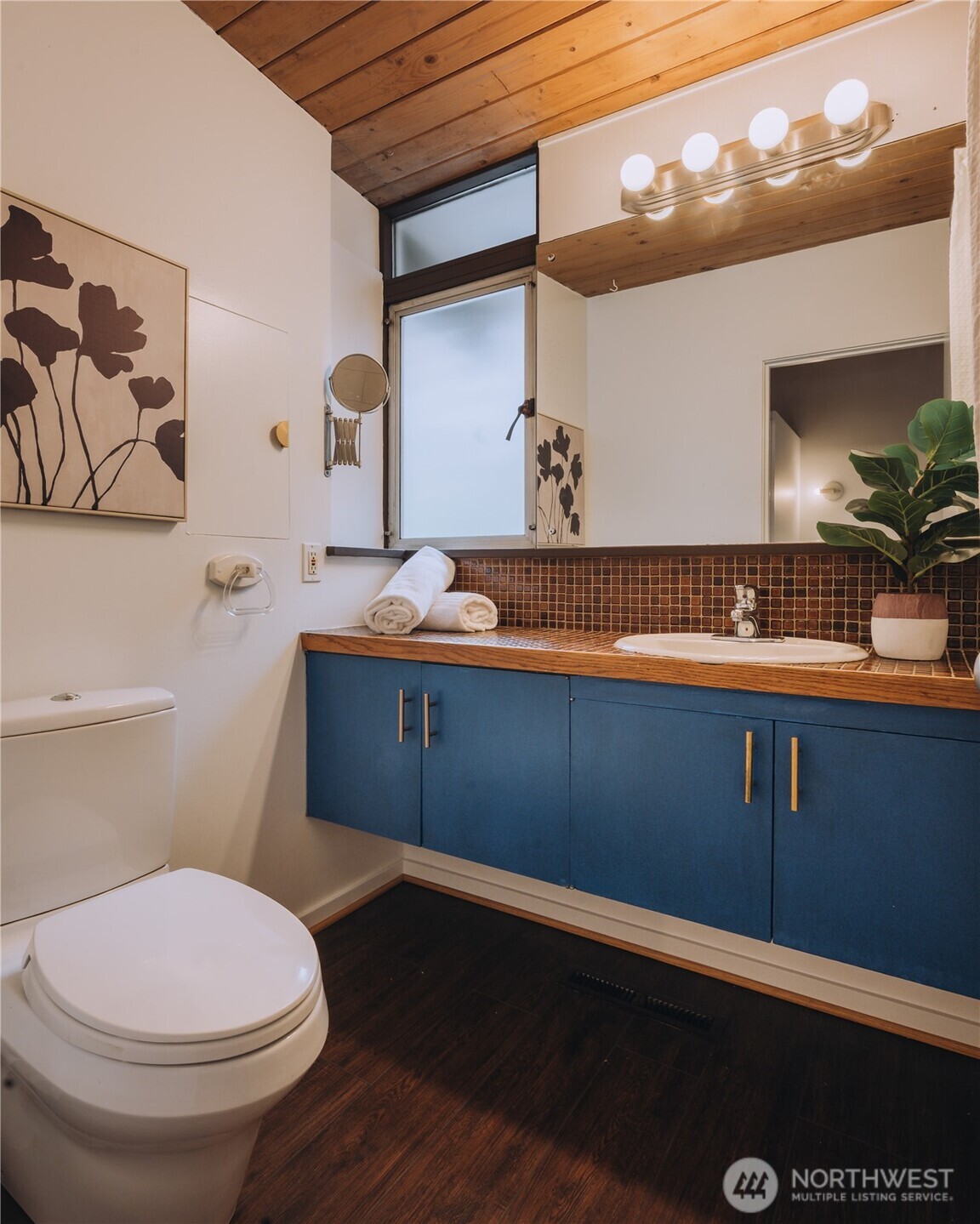 11323 Durland Place NE, Seattle, WA 98125