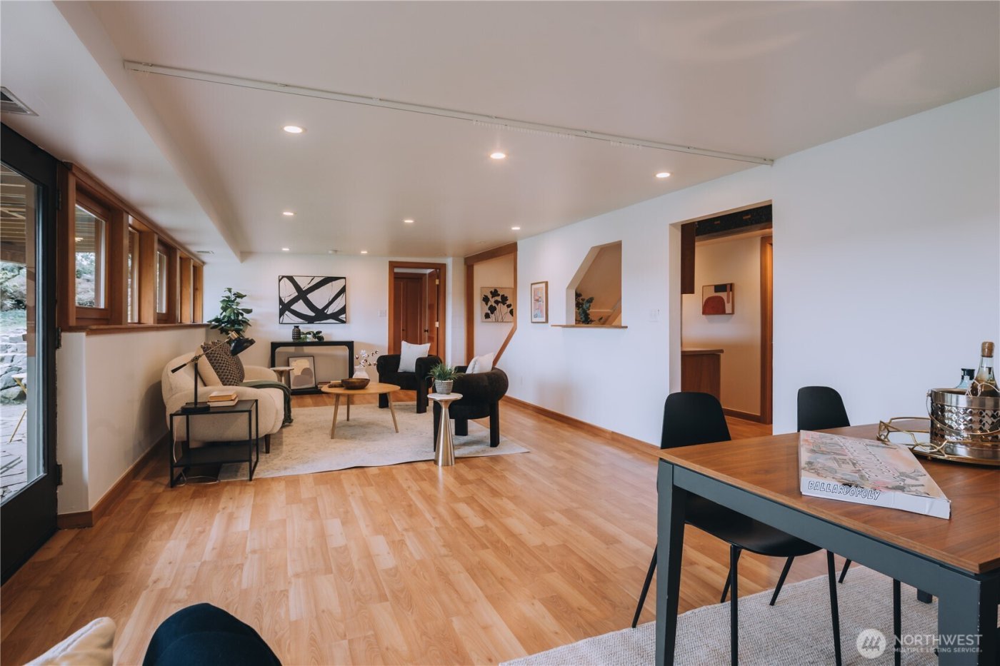 11323 Durland Place NE, Seattle, WA 98125