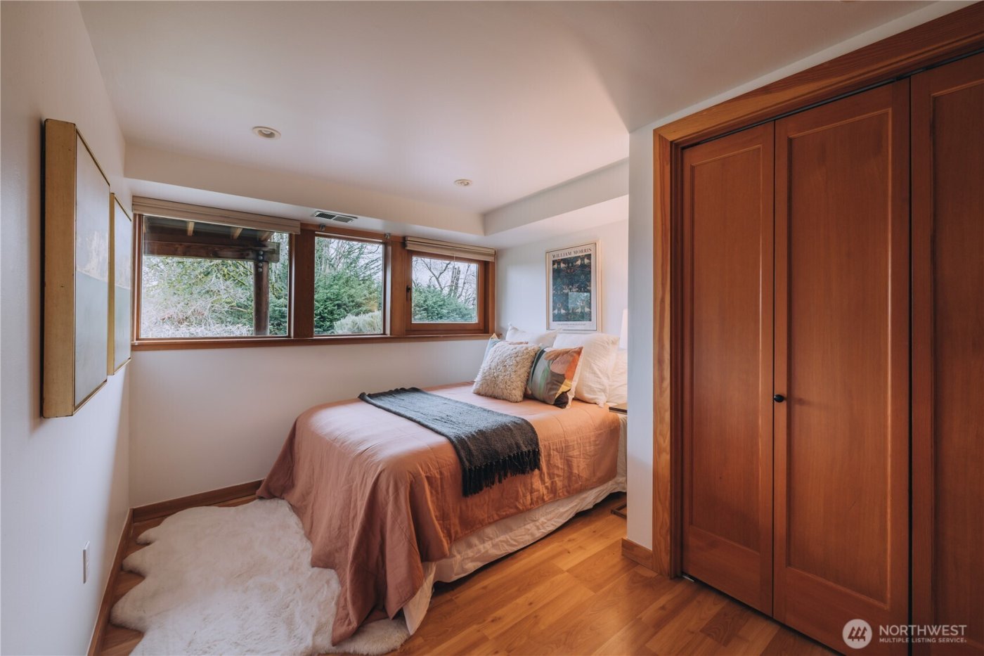 11323 Durland Place NE, Seattle, WA 98125