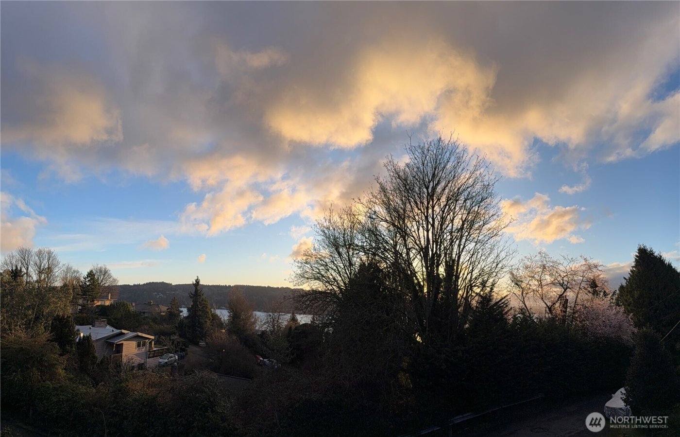 11323 Durland Place NE, Seattle, WA 98125