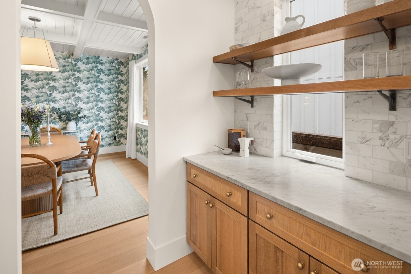 8221 22nd Avenue NE, Seattle, WA 98115