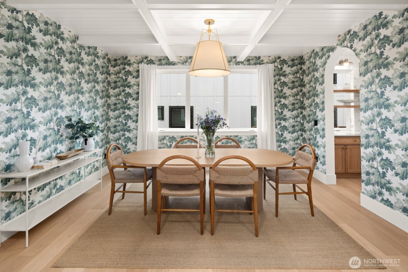 8221 22nd Avenue NE, Seattle, WA 98115