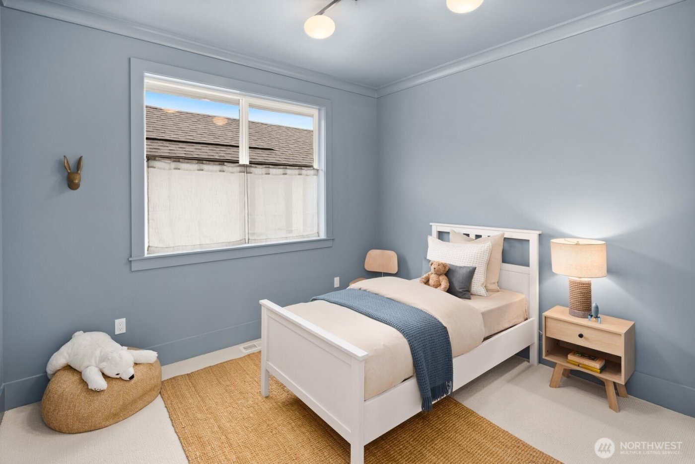 8221 22nd Avenue NE, Seattle, WA 98115