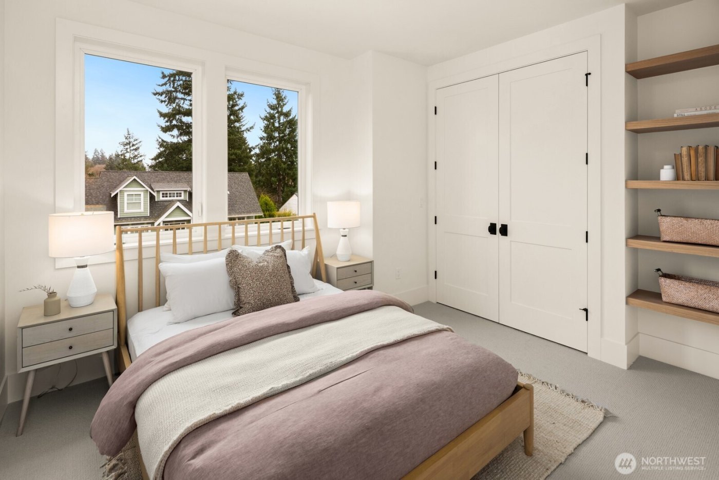 8221 22nd Avenue NE, Seattle, WA 98115