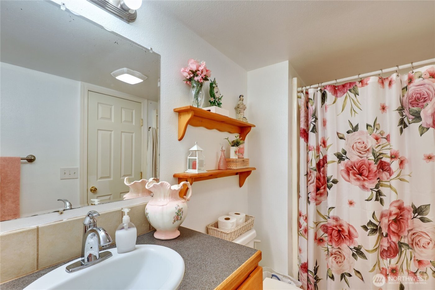 2120 NE Edwin Court , Poulsbo, WA 98370