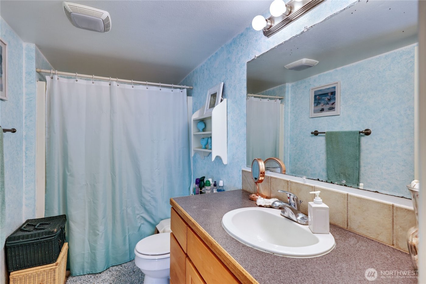 2120 NE Edwin Court , Poulsbo, WA 98370