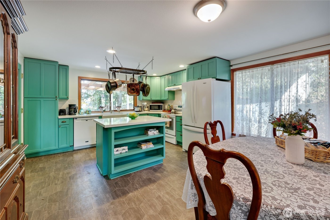 2120 NE Edwin Court , Poulsbo, WA 98370