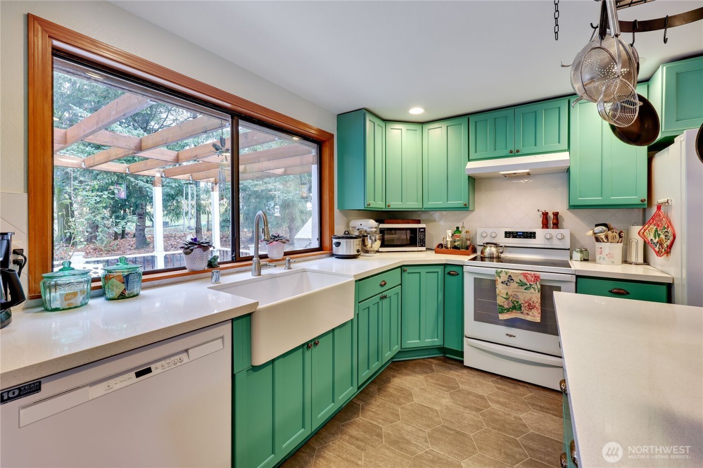 2120 NE Edwin Court , Poulsbo, WA 98370