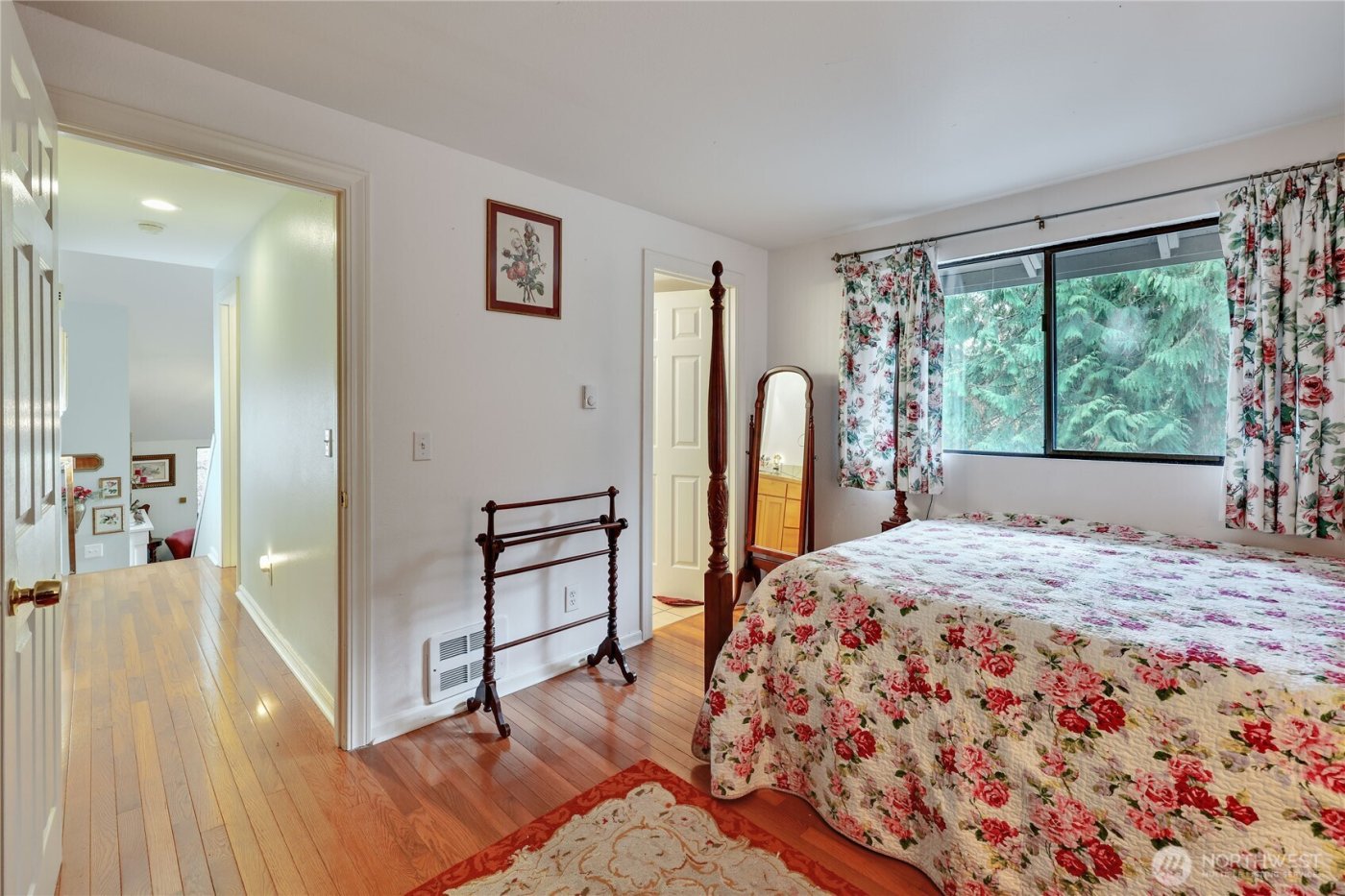 2120 NE Edwin Court , Poulsbo, WA 98370