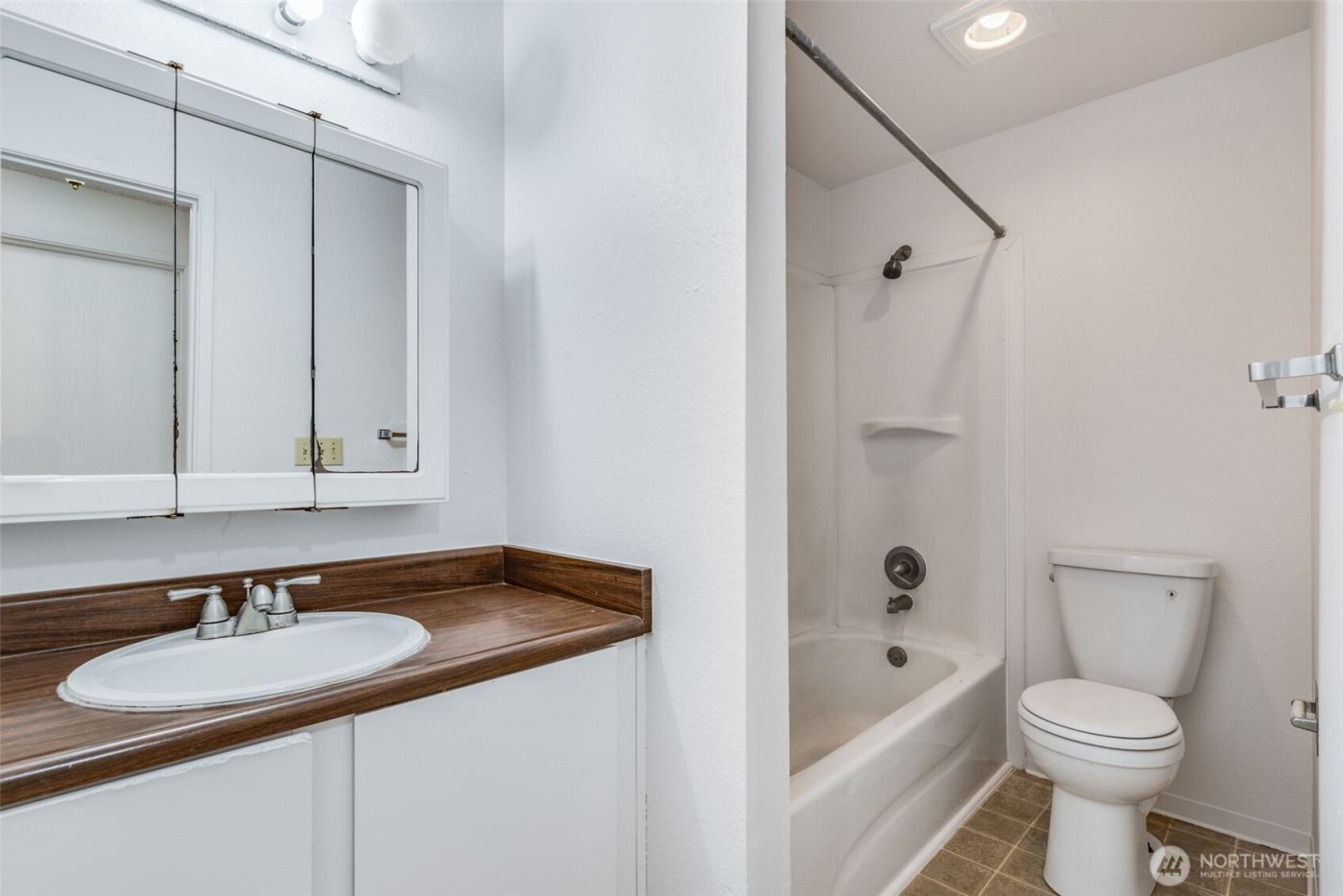 4601 SW 320th Street #L6, Federal Way, WA 98023