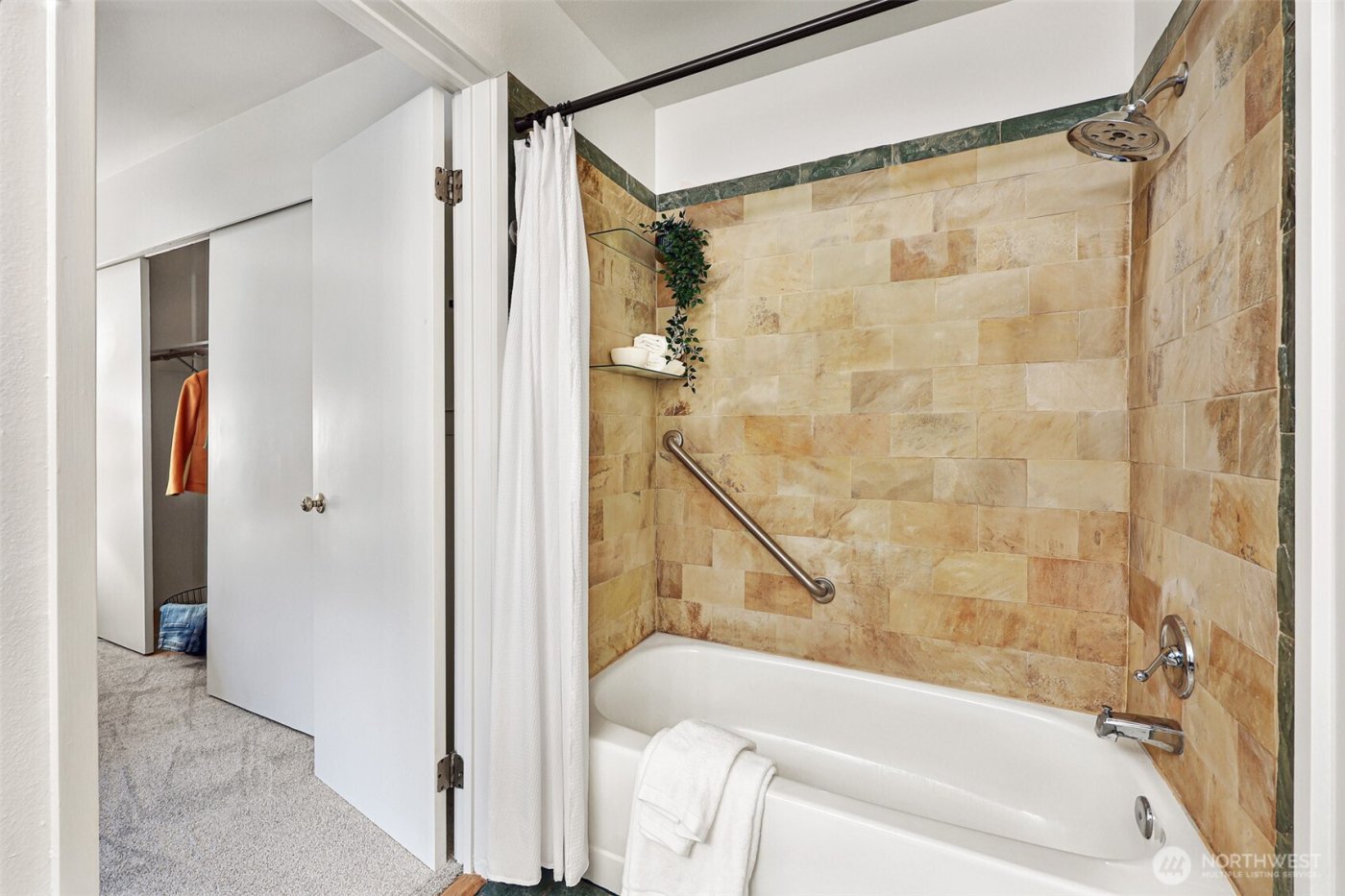 2829 Franklin Avenue E #N2, Seattle, WA 98102