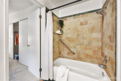 2829 Franklin Avenue E #N2, Seattle, WA 98102 - Photo 15