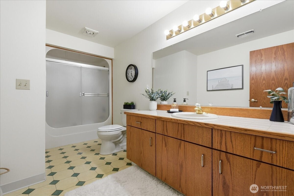 3300 NE 164th Street #D2, Ridgefield, WA 98642