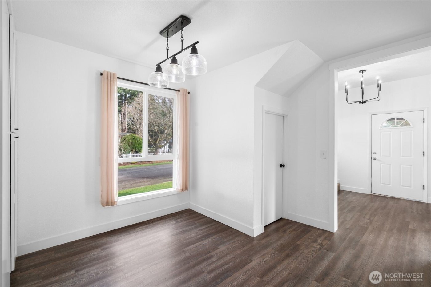 713 N Main Avenue , Ridgefield, WA 98642