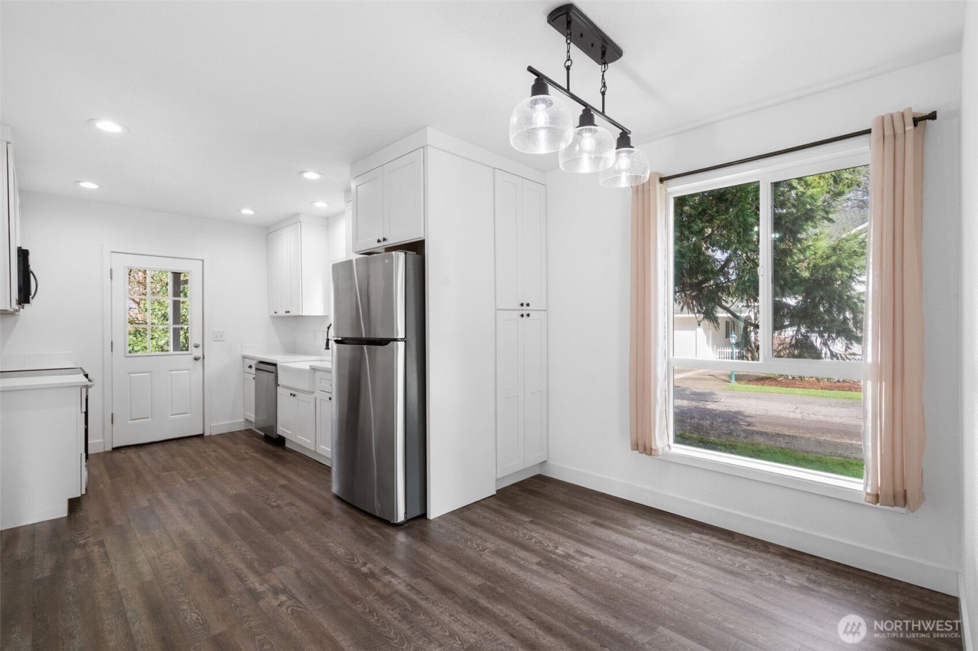 713 N Main Avenue , Ridgefield, WA 98642