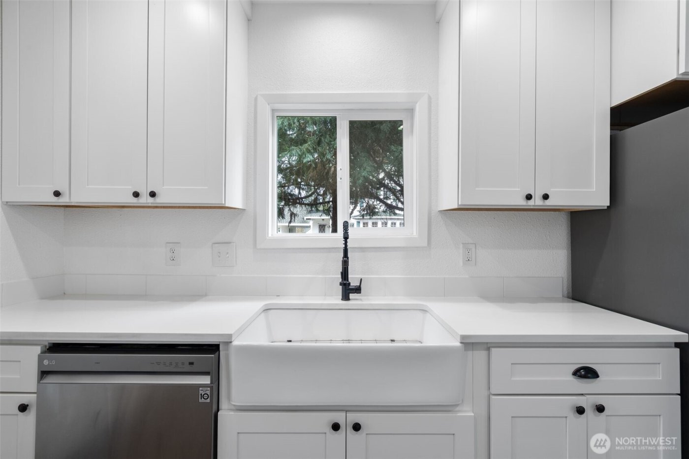 713 N Main Avenue , Ridgefield, WA 98642