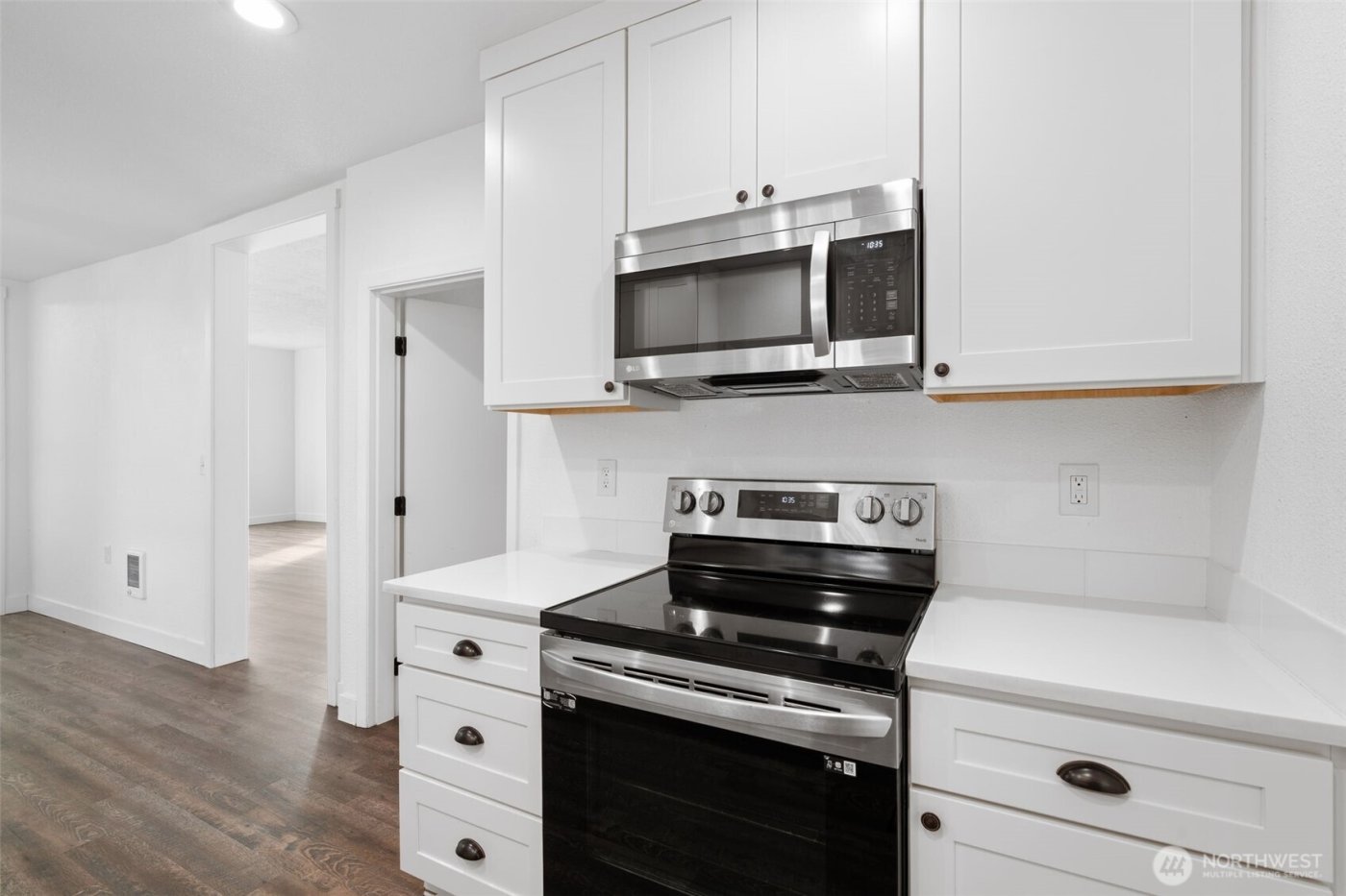 713 N Main Avenue , Ridgefield, WA 98642