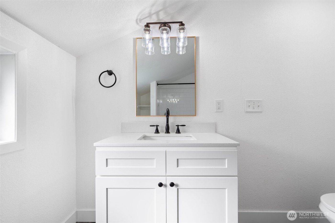 713 N Main Avenue , Ridgefield, WA 98642