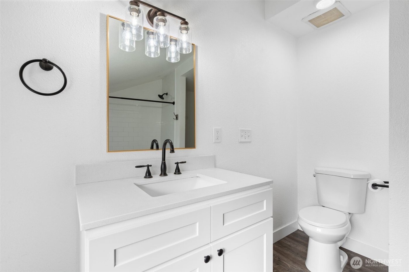 713 N Main Avenue , Ridgefield, WA 98642