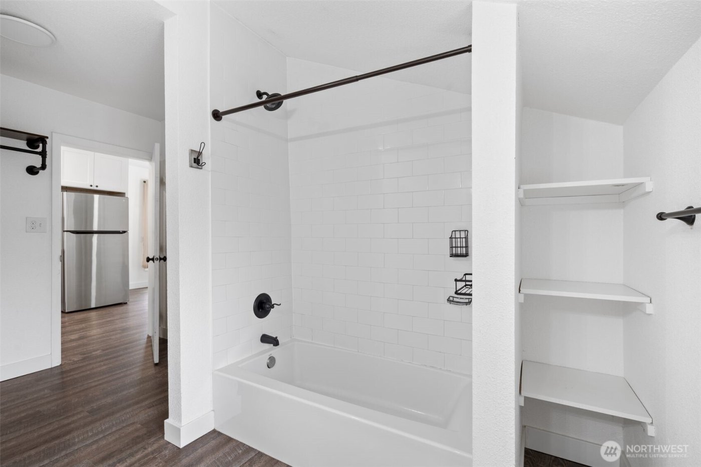 713 N Main Avenue , Ridgefield, WA 98642