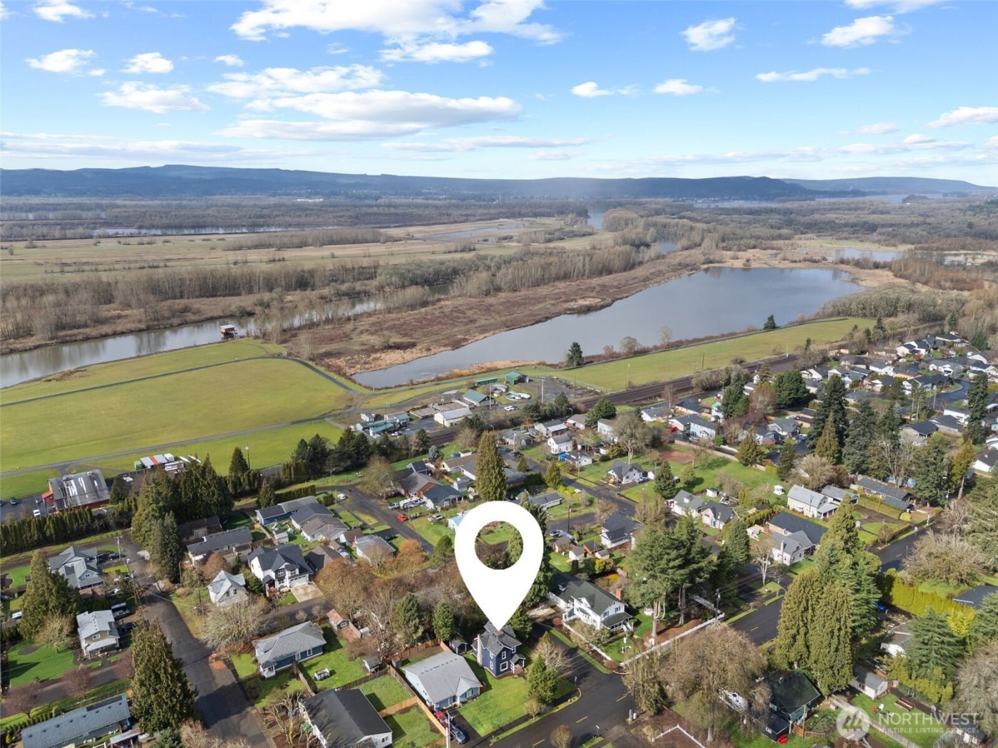 713 N Main Avenue , Ridgefield, WA 98642