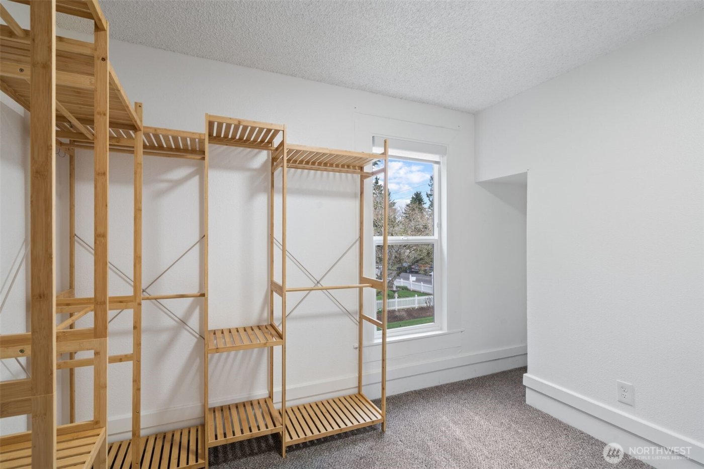 713 N Main Avenue , Ridgefield, WA 98642