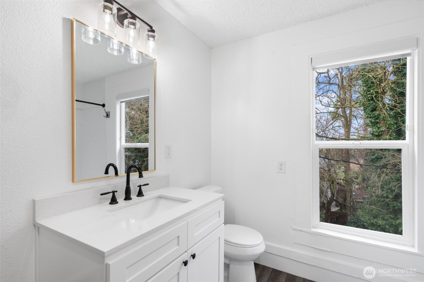 713 N Main Avenue , Ridgefield, WA 98642